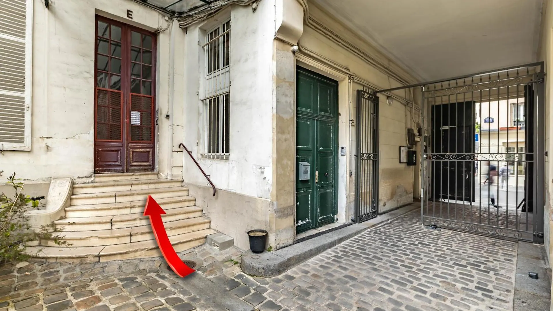 Charming In North Center * Paris